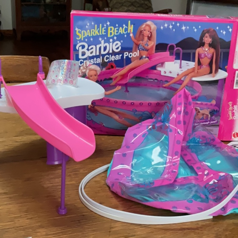 Barbie Sparkle Beach Crystal Clear Pool
